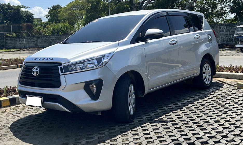 TOYOTA INNOVA